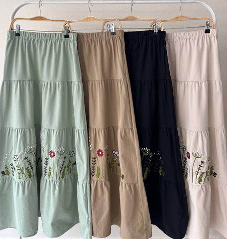 FLORAL EMBROIDERY SKIRT